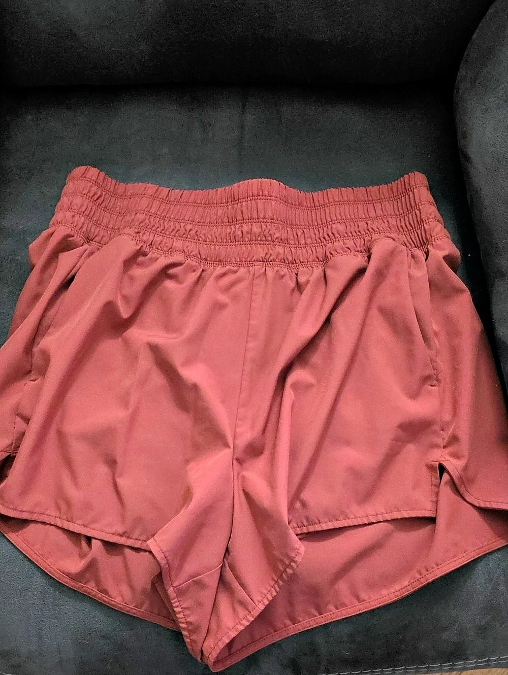 Old Navy Extra High-Rise Quick Dry Run Shorts  Large